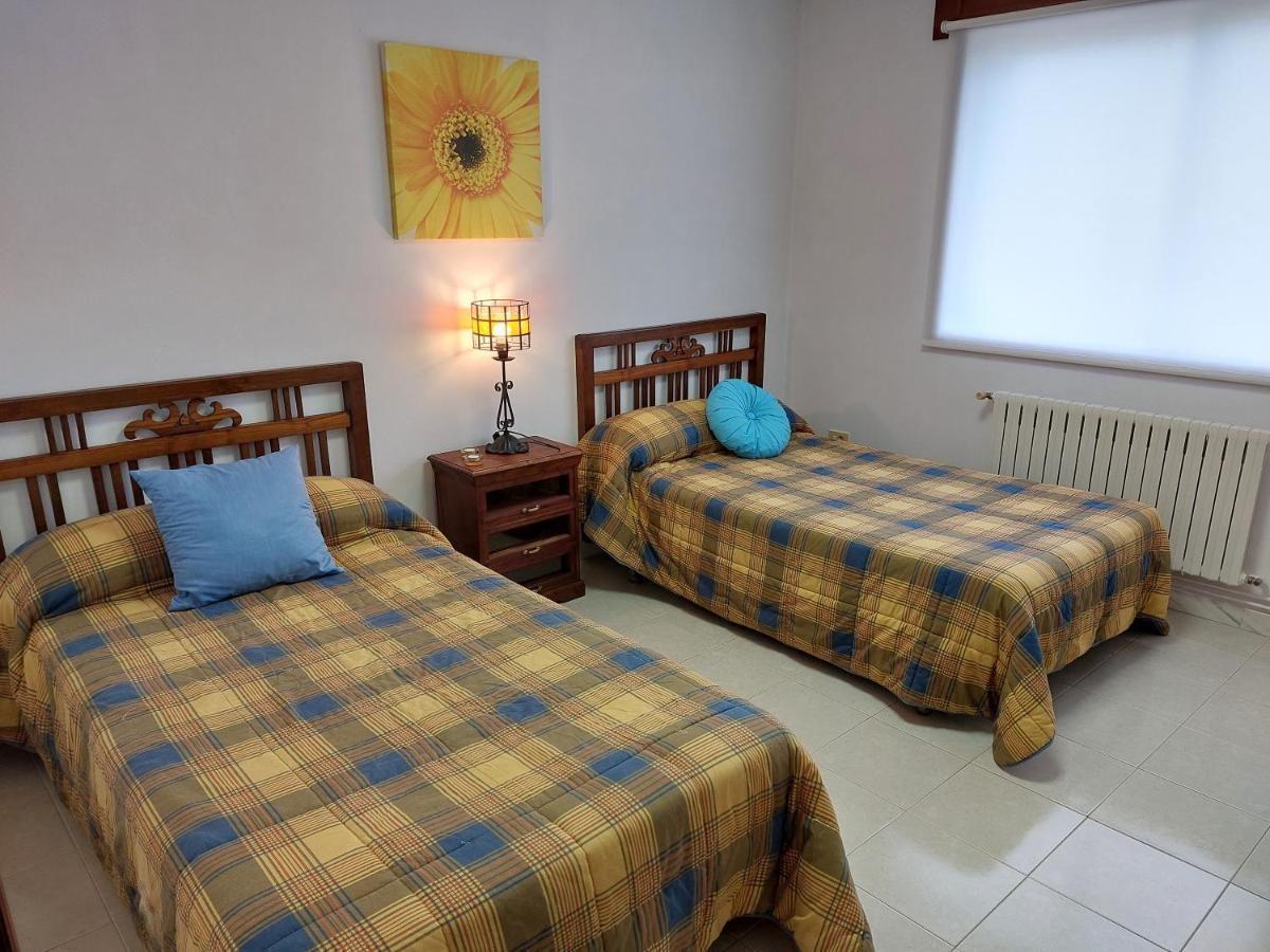 Acogedora Casa De Campo Neda Luaran gambar