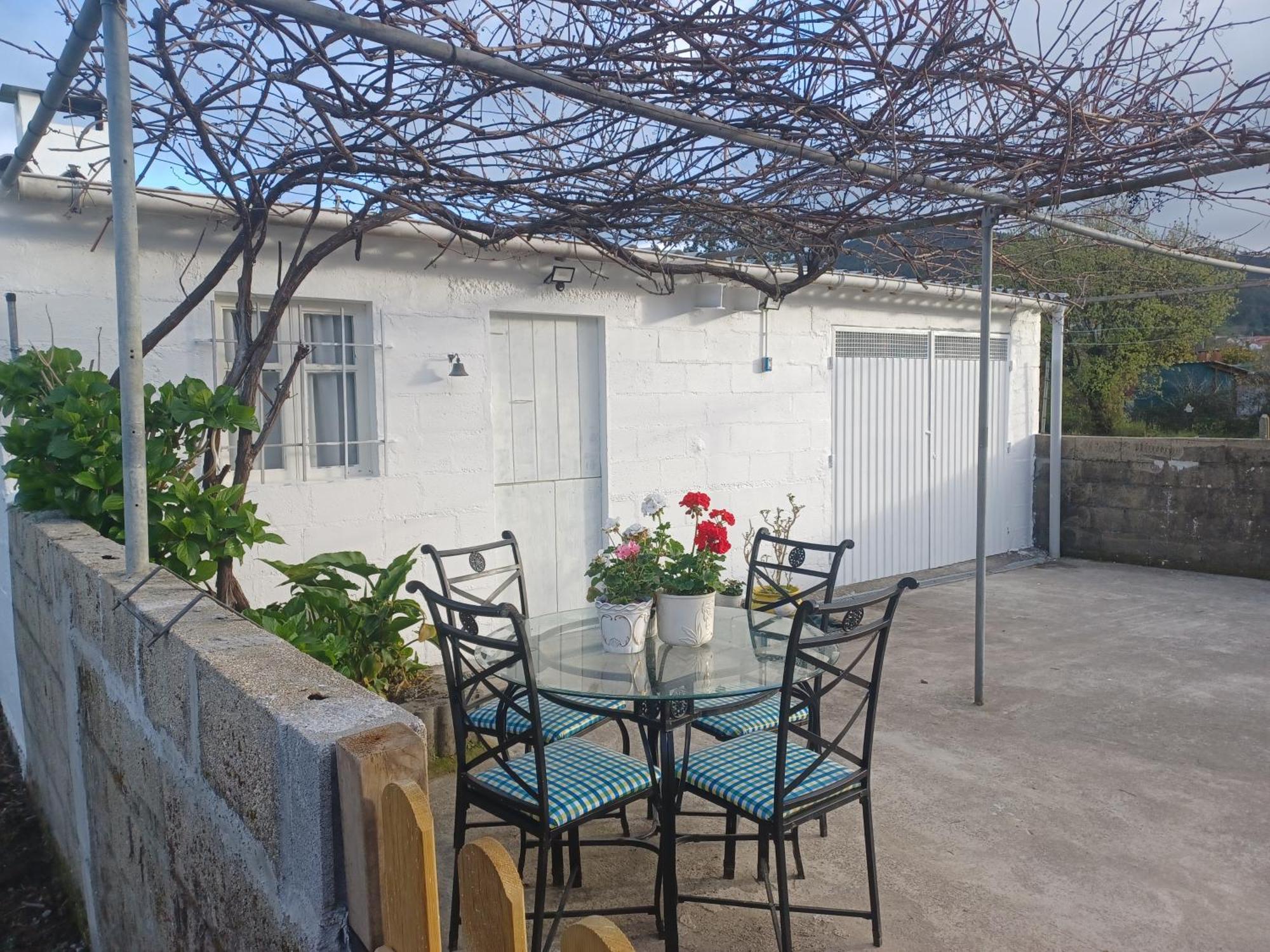 Acogedora Casa De Campo Neda Luaran gambar